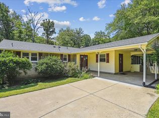 5217 Pumphrey Dr, Fairfax, VA 22032