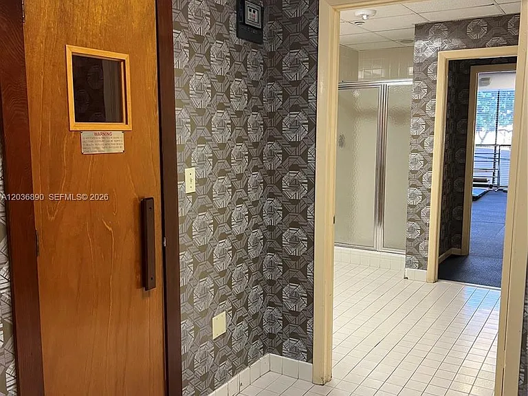 2555 Collins Ave #2207 — Photo 26