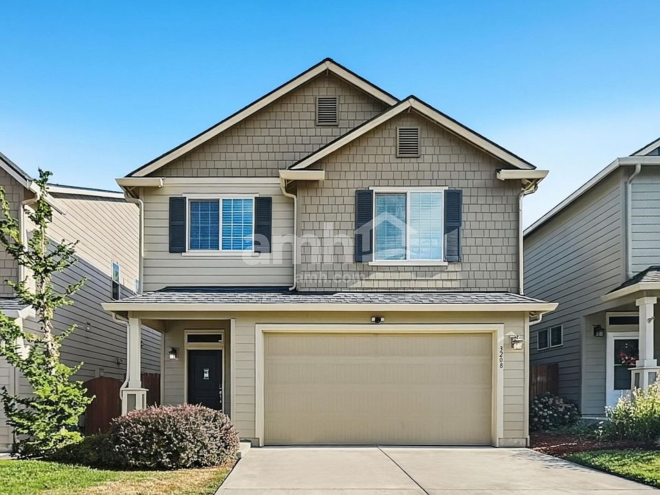 1st image of 3208 NE 75th Way