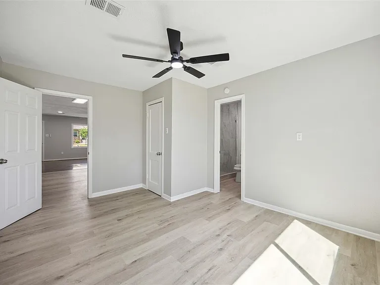 5206 Willow Glen Dr — Photo 9