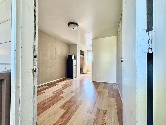 4th image of 805 S Cheyenne St #0