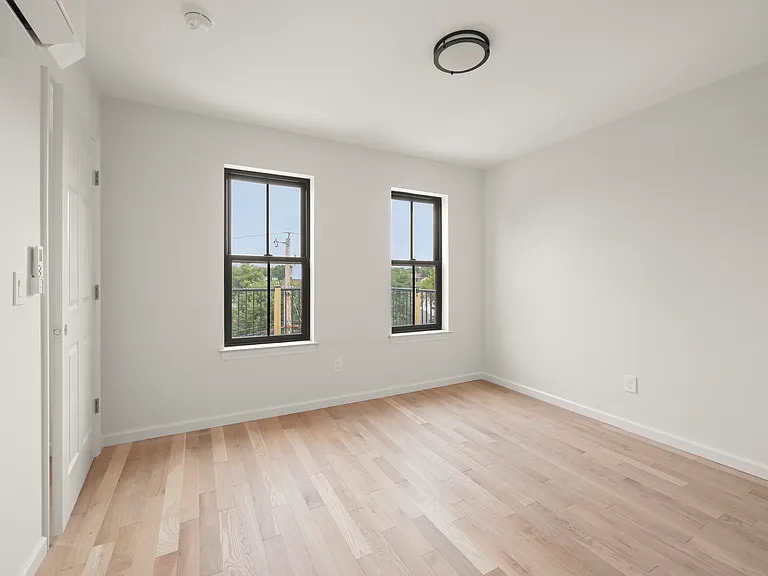 432 Warren St #2R — Photo 5