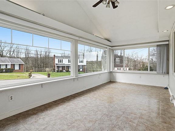 5th image of 3143 New Hampshire Dr
