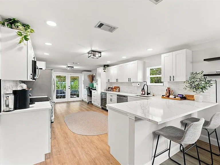 2449 Wood St — Photo 12