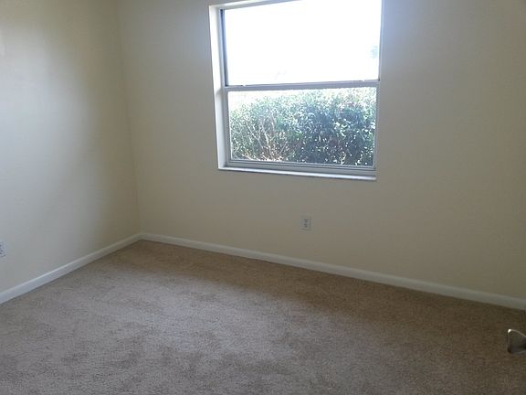 3rd image of 44 Lake Side Trl