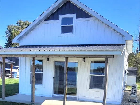 309 Michigan Ave, Vestaburg, MI 48891