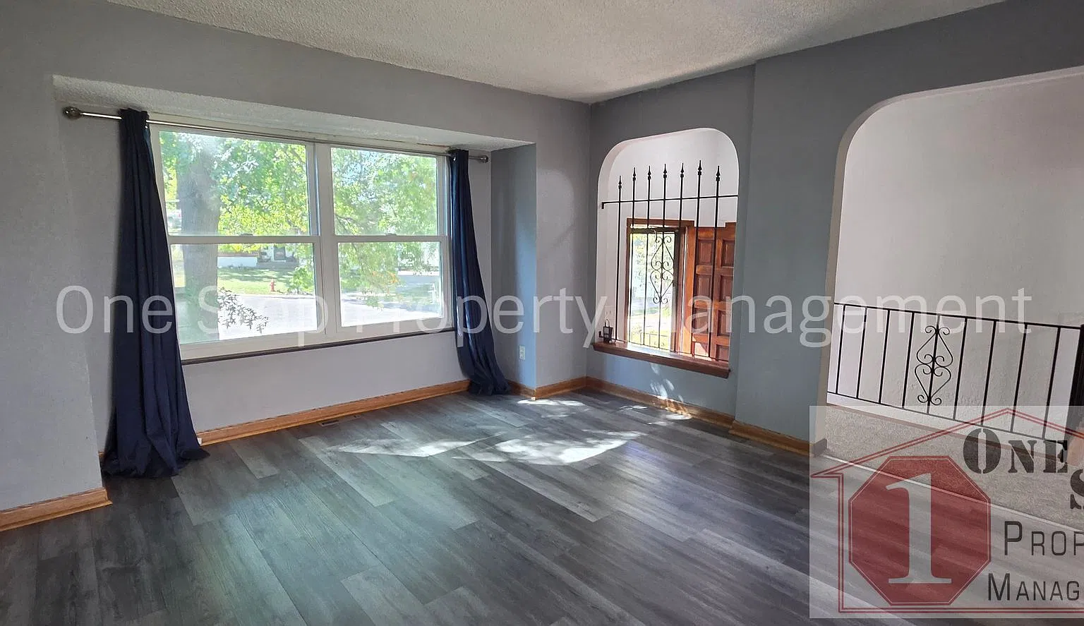 Beautifully Updated 3 Bedroom 2 bathroom Home in Blue Springs!! — Photo 4