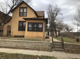 328 1st Ave E, Dickinson, ND 58601