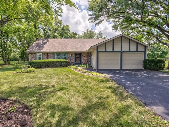 6700 W 192nd St, Stilwell, KS 66085