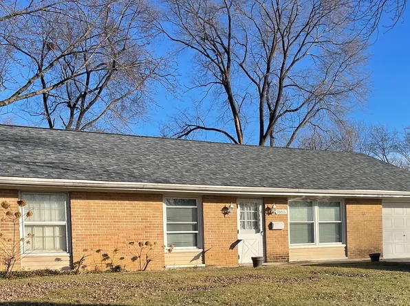 7855 Kensington Ln, Hanover Park, IL 60133
