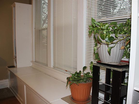 5th image of 301 S 29th St