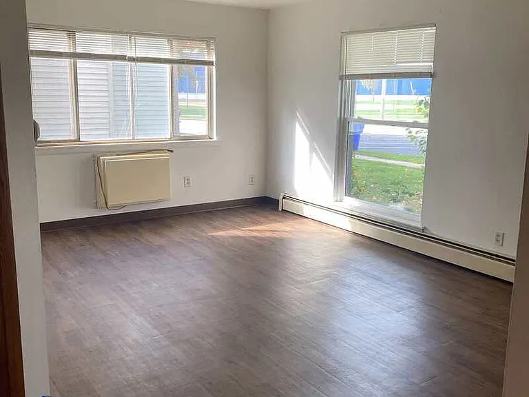 210 N Summit St #1 — Photo 5