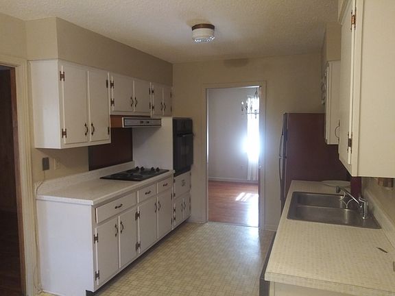 5th image of 319 Concord Dr