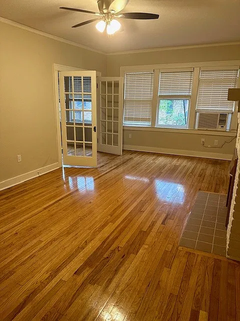 Front entry toward dining