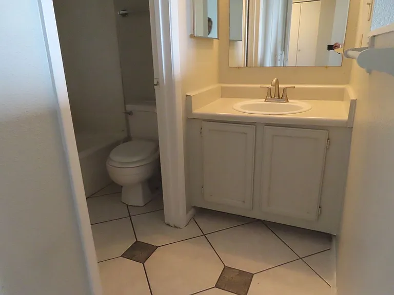 2220 W Dora St #203 — Photo 10