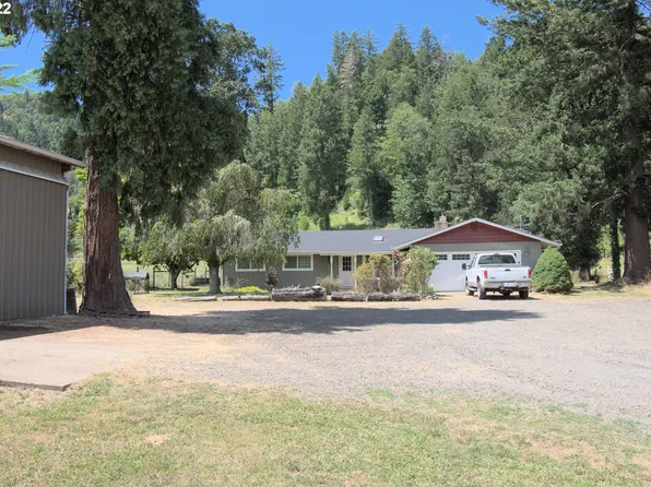 3353 Olalla Rd, Winston, OR 97496