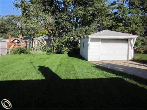 2nd image of 11710 Riverdale