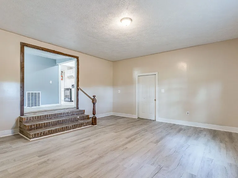 409 Meadow Rd — Photo 25