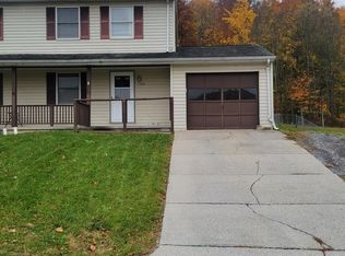 1308 Spring Run Dr, Altoona, PA 16601