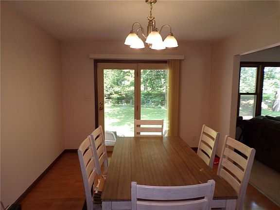 4th image of 3838 Creston Dr