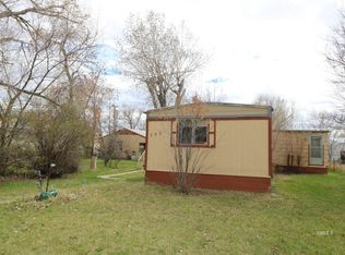 705 W Wren Ln, Glendive, MT 59330