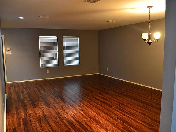4th image of 1133 Beaverwood Ln