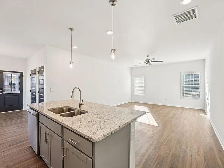 Quinn Residences at Dorchester Place — Photo 243