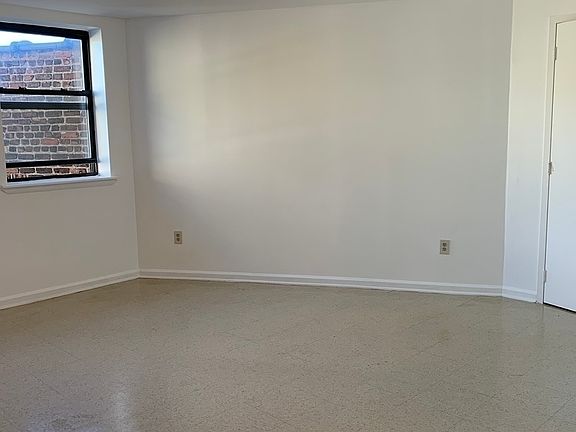 5th image of 1665 Bedford Ave #3I