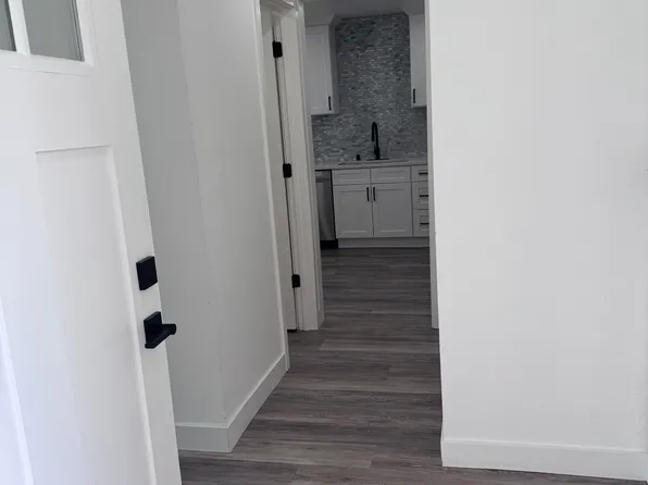 2003 Parkview Cir, Anchorage, AK 99501