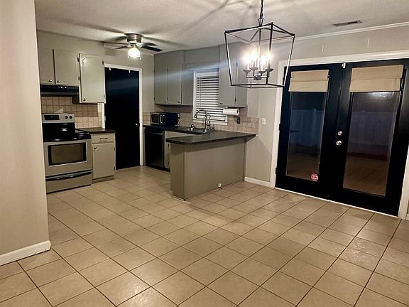 4th image of 301 Eastover Dr