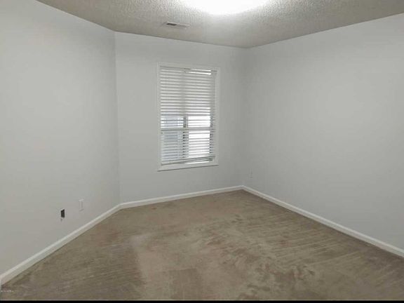 5th image of 116 Breezewood Dr APT B