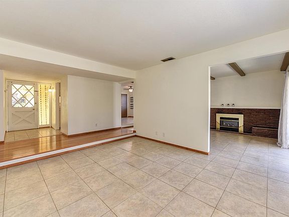 3rd image of 2843 Wissemann Dr