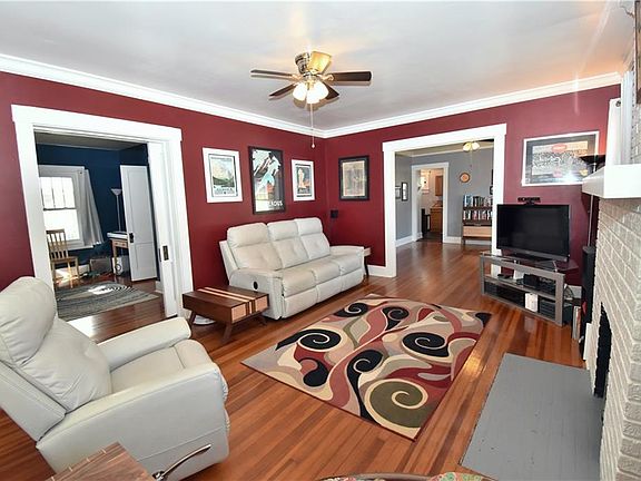 5th image of 1040 E Harrison St
