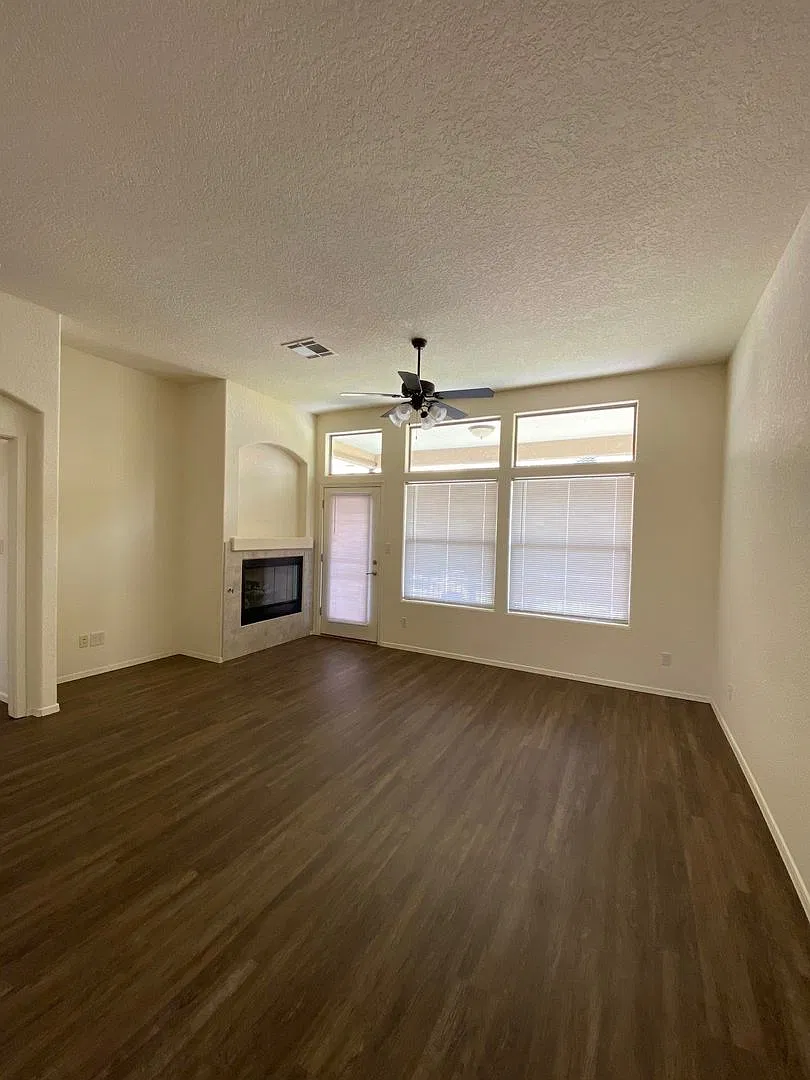 Beautiful 2 Bedroom Del Prado Condominium w/ access to Del Prado Swim Pavillion — Photo 4