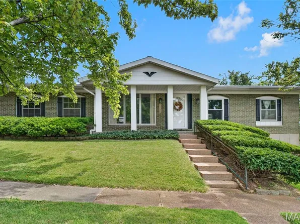 3434 Laura Ln, Saint Louis, MO 63125