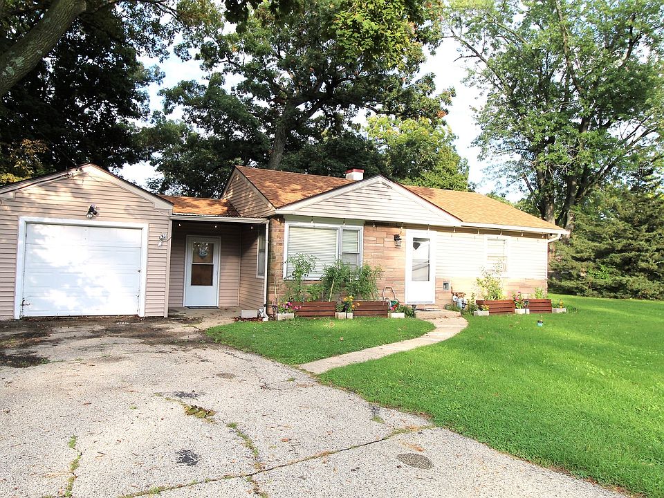 1st image of 94 Oakwood Dr