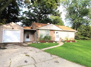 94 Oakwood Dr, Antioch, IL 60002