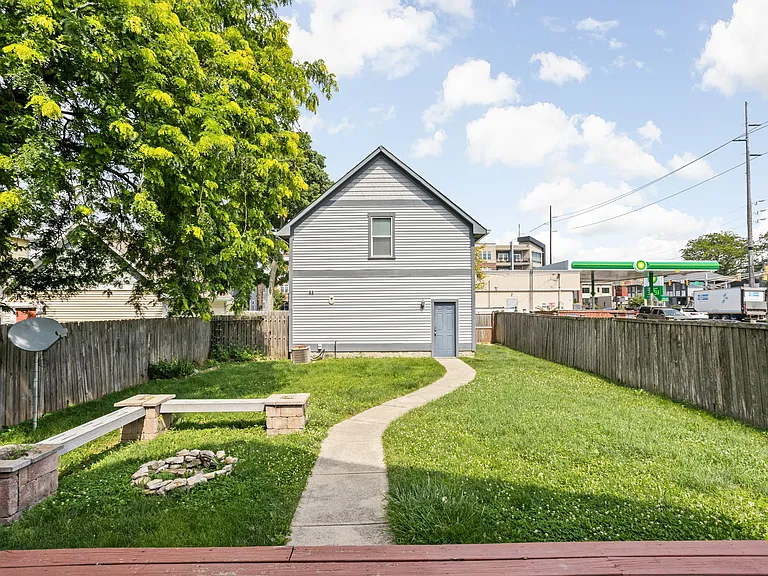2213 N Talbott St — Photo 17
