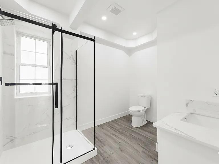 166 Wentworth St S #3 — Photo 17