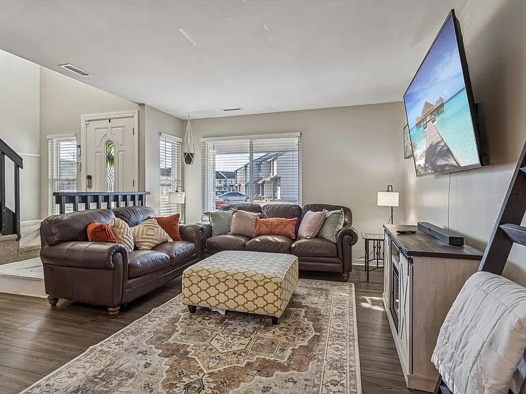 762 Quesnel Dr — Photo 6