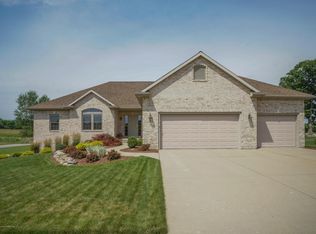 11709 Stone Bluff Dr, Grand Ledge, MI 48837