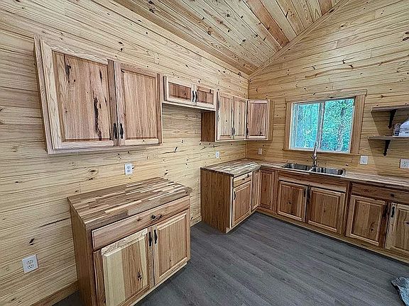 5th image of 211 Dalea Ln