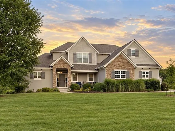 17625 Rock Island Dr, Pleasant Hill, MO 64080