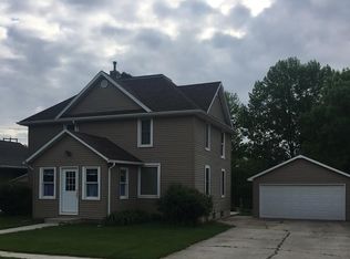 404 1st St, Parkersburg, IA 50665