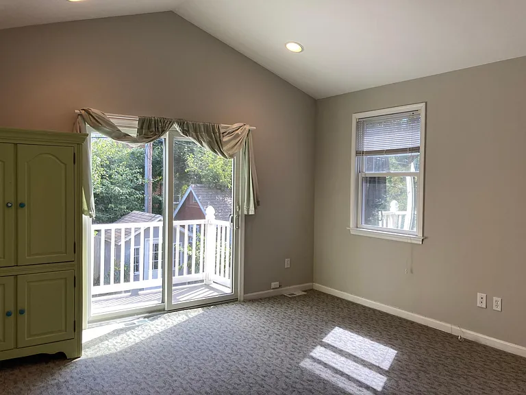 407 S Veitch St — Photo 13