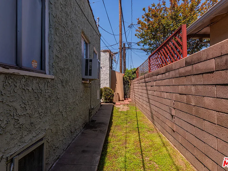 4170 Ince Blvd — Photo 22