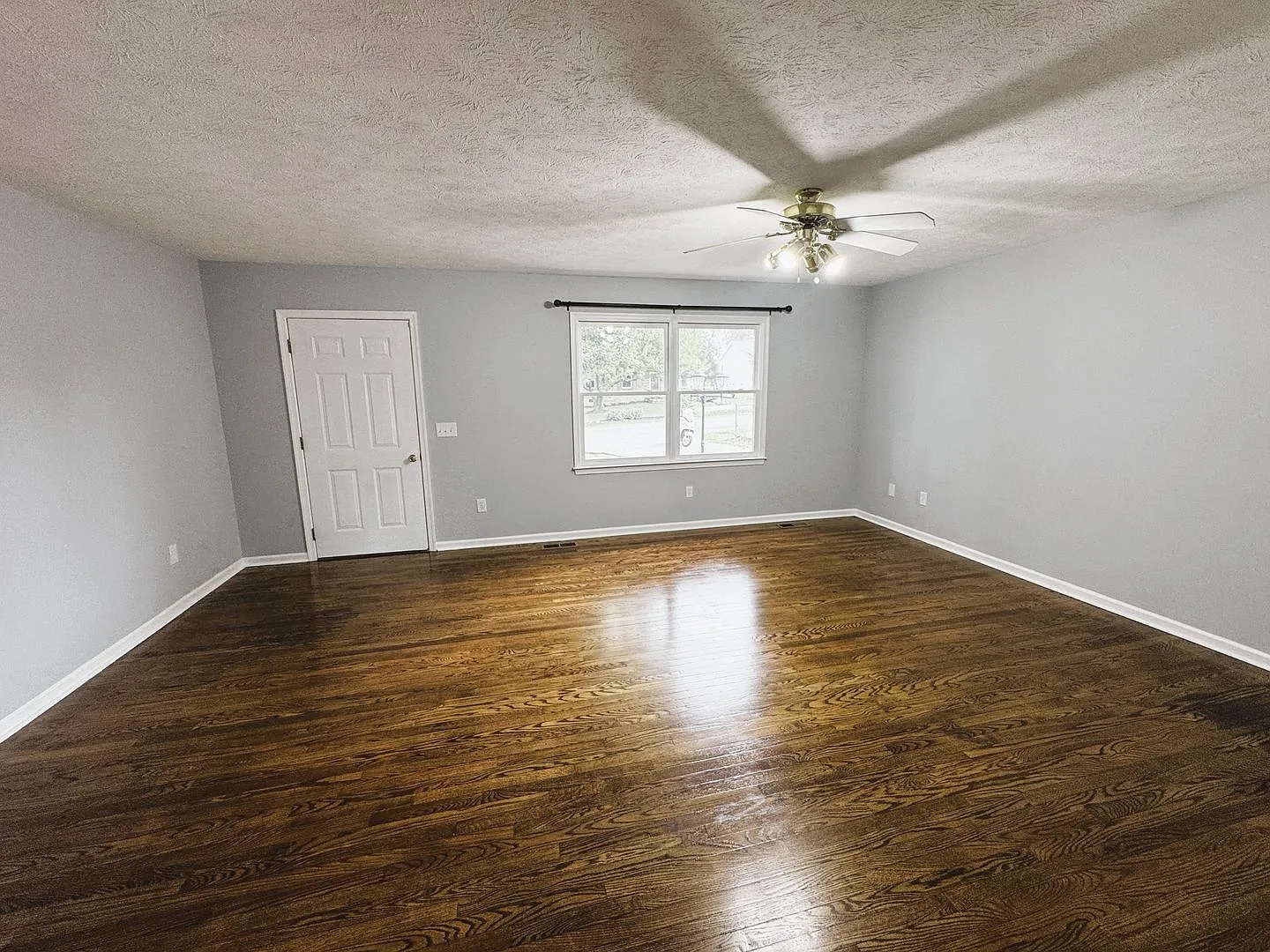 Detached ranch style home in Broadway, VA — Photo 3