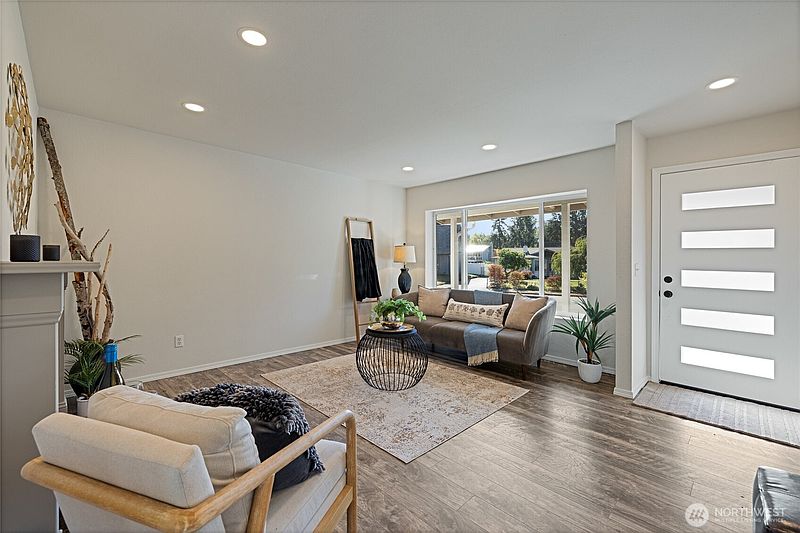3rd image of 1709 36th Street SE
