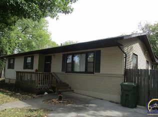 113 Sunrise Ct, Ozawkie, KS 66070