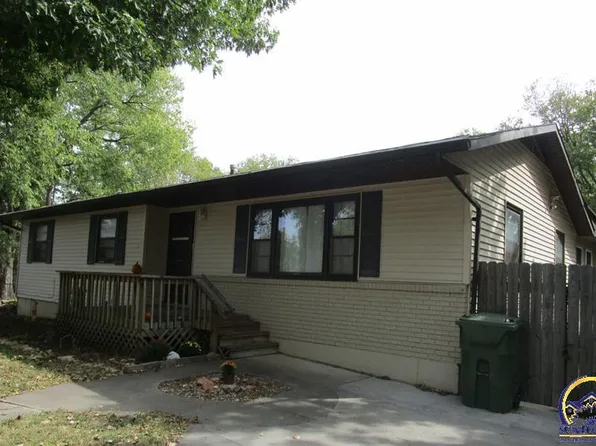 113 Sunrise Ct, Ozawkie, KS 66070